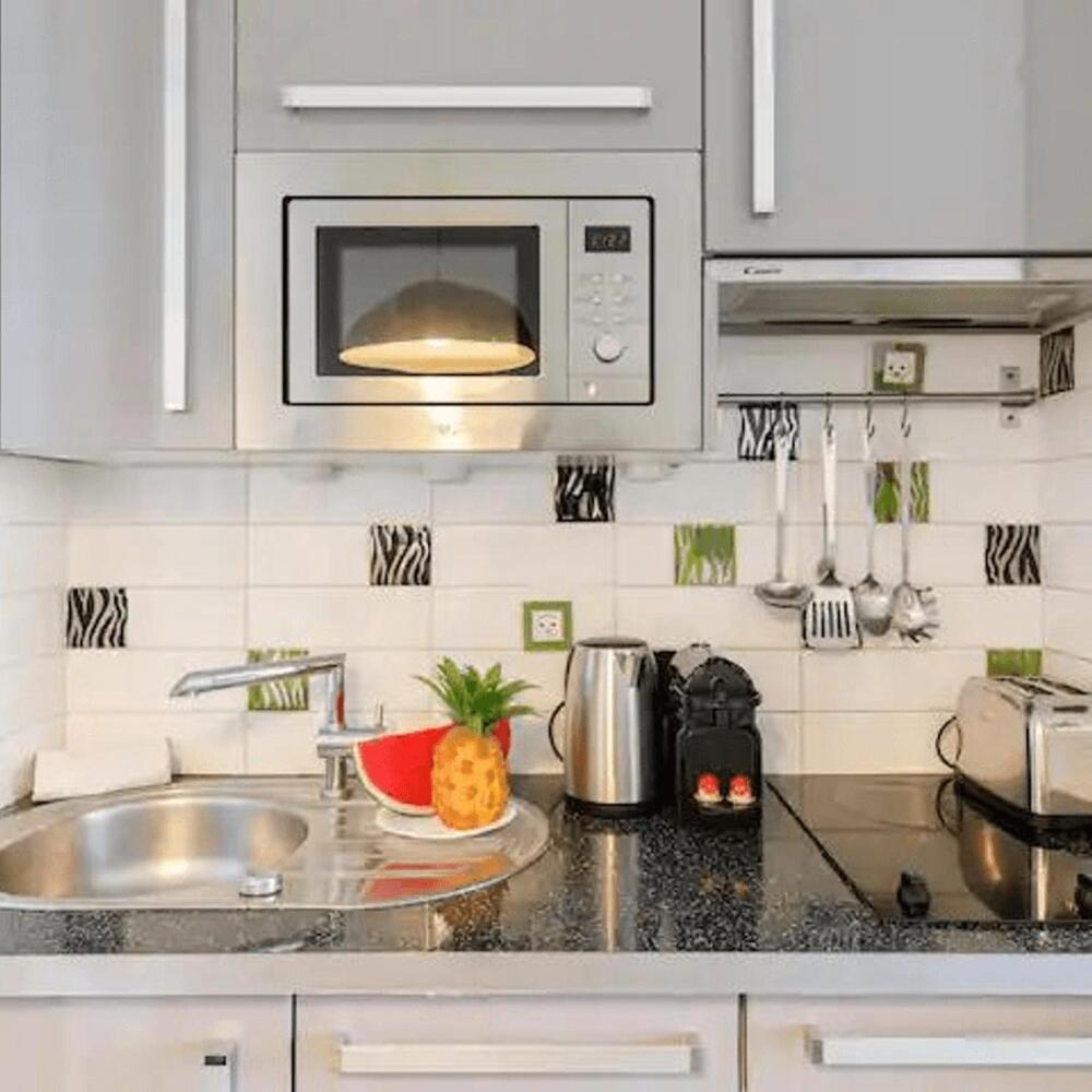 Palme D'azur 409 Yourhosthelper
