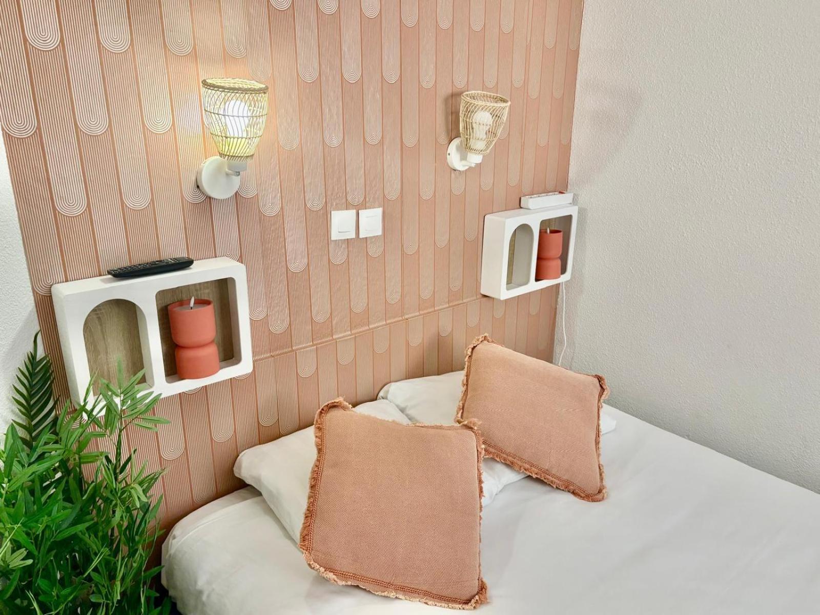Palme D'azur 409 Yourhosthelper